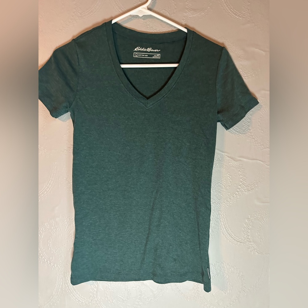 Eddie Bauer. Women’s short sleeve shirt size small petite